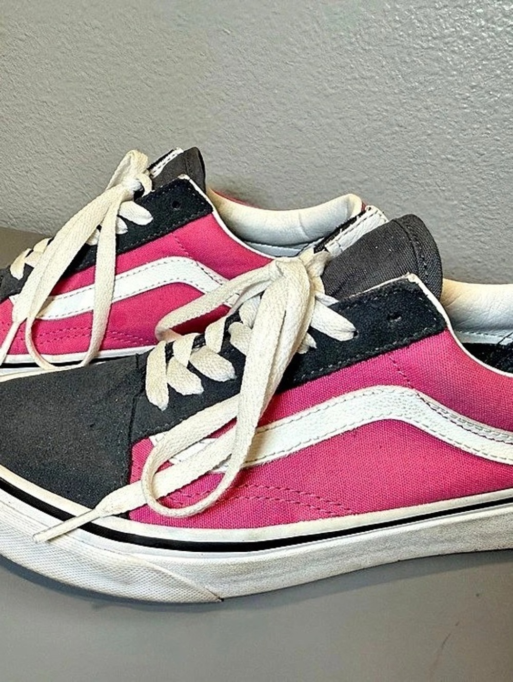 Vans Old Skool Sneakers US men’s size 5 or women’s size 6.5